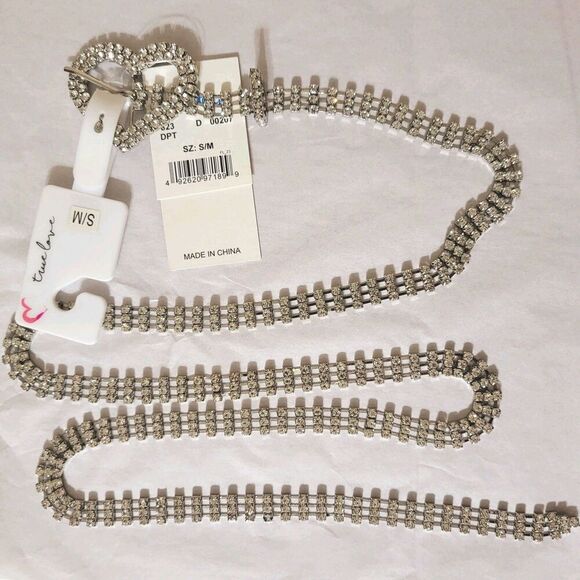 Rhinestone Heart Bucle Belt Size S-M Macy's Backstage True Love- 3 Row New - Picture 6 of 9
